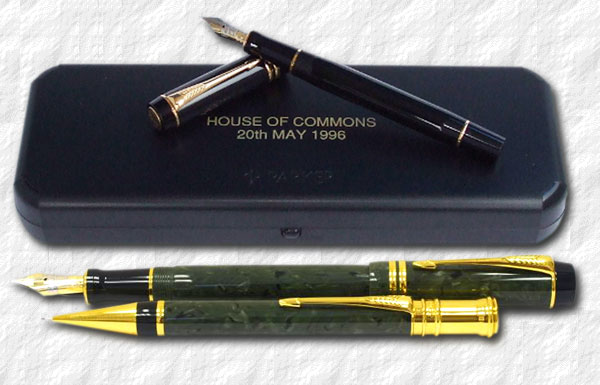 Fountain Pen Sapphire by Autograph Black & Gold Presentation Boxed Engraved 